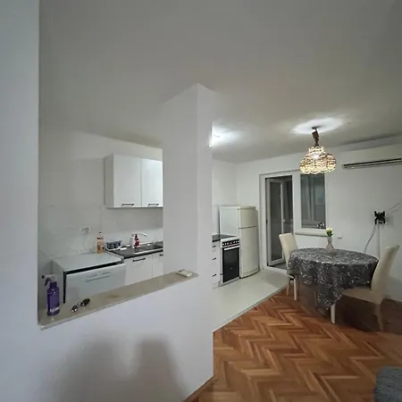 Lakylala Apartment *